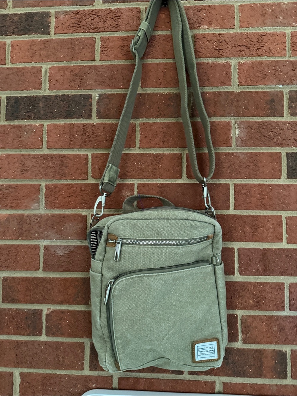 Travelon Anti-Theft Heritage Tour Bag
Canvas Messenger Crossbody